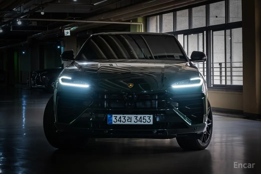 Фото 2 - Lamborghini Urus