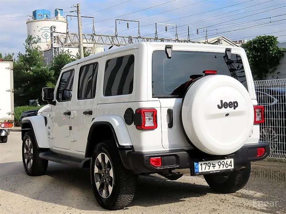 Фото 2 - Jeep Wrangler