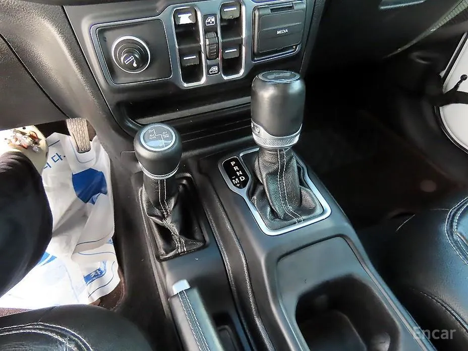 Фото 9 - Jeep Wrangler