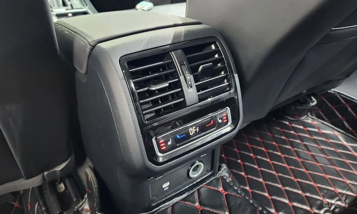 Фото 18 - Volkswagen Passat