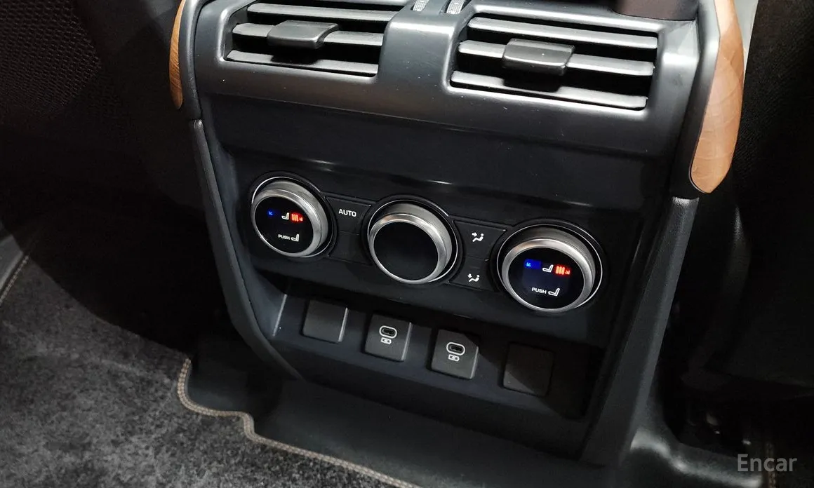 Фото 18 - Land Rover Defender