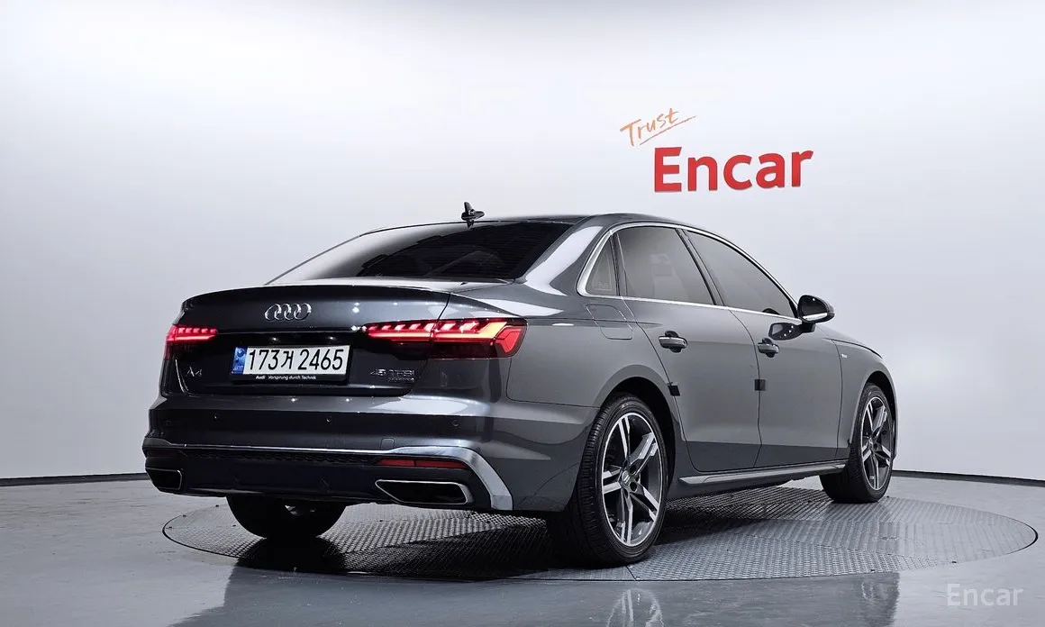 Фото 2 - Audi A4