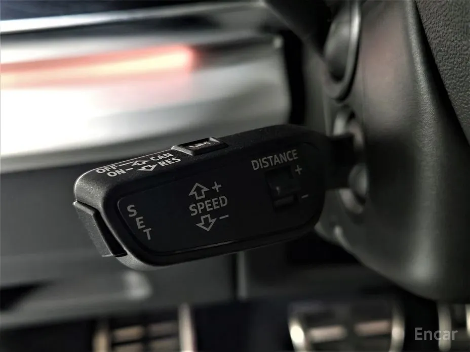 Фото 14 - Audi Q8