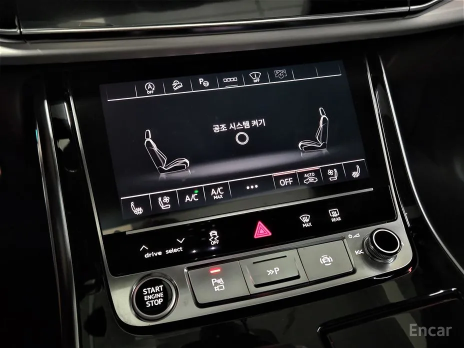 Фото 16 - Audi Q8