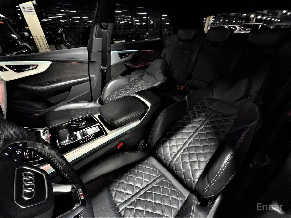 Фото 6 - Audi Q8