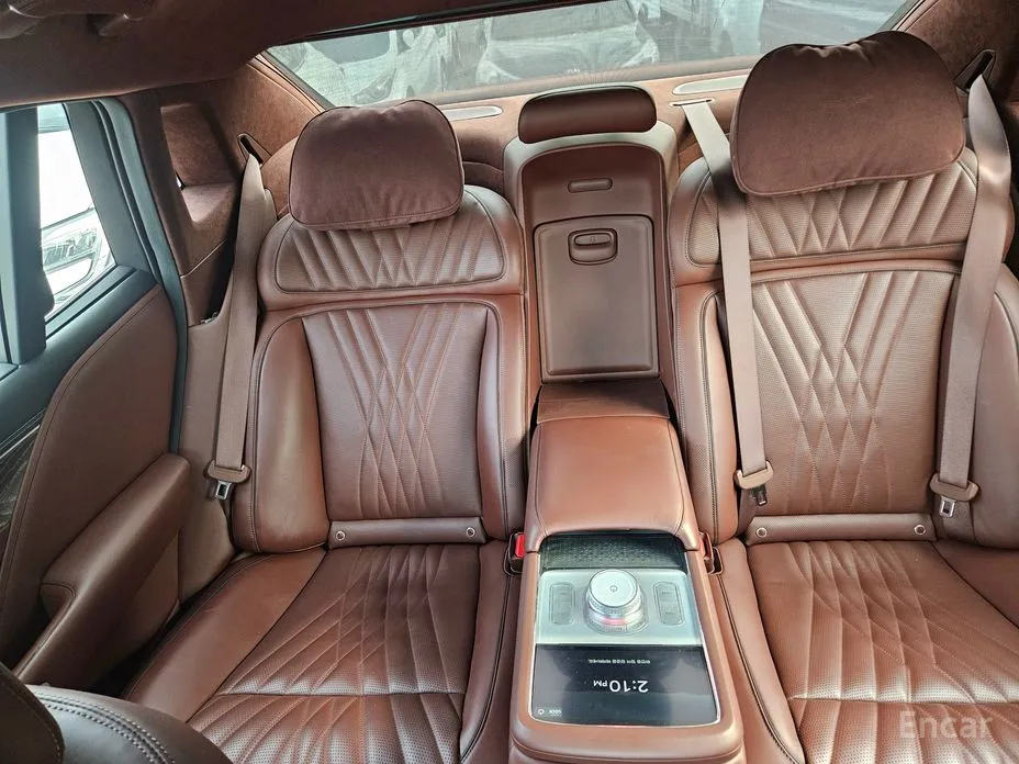 Фото 8 - Genesis G90