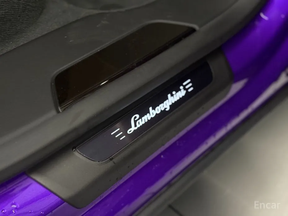 Фото 10 - Lamborghini Urus