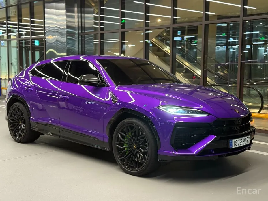 Фото 2 - Lamborghini Urus