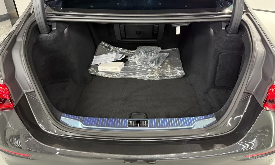 Фото 18 - Mercedes-Benz S-Class