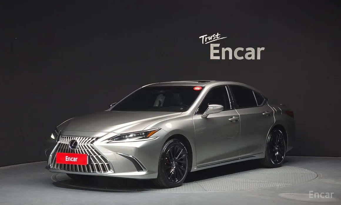 Фото 1 - Lexus ES