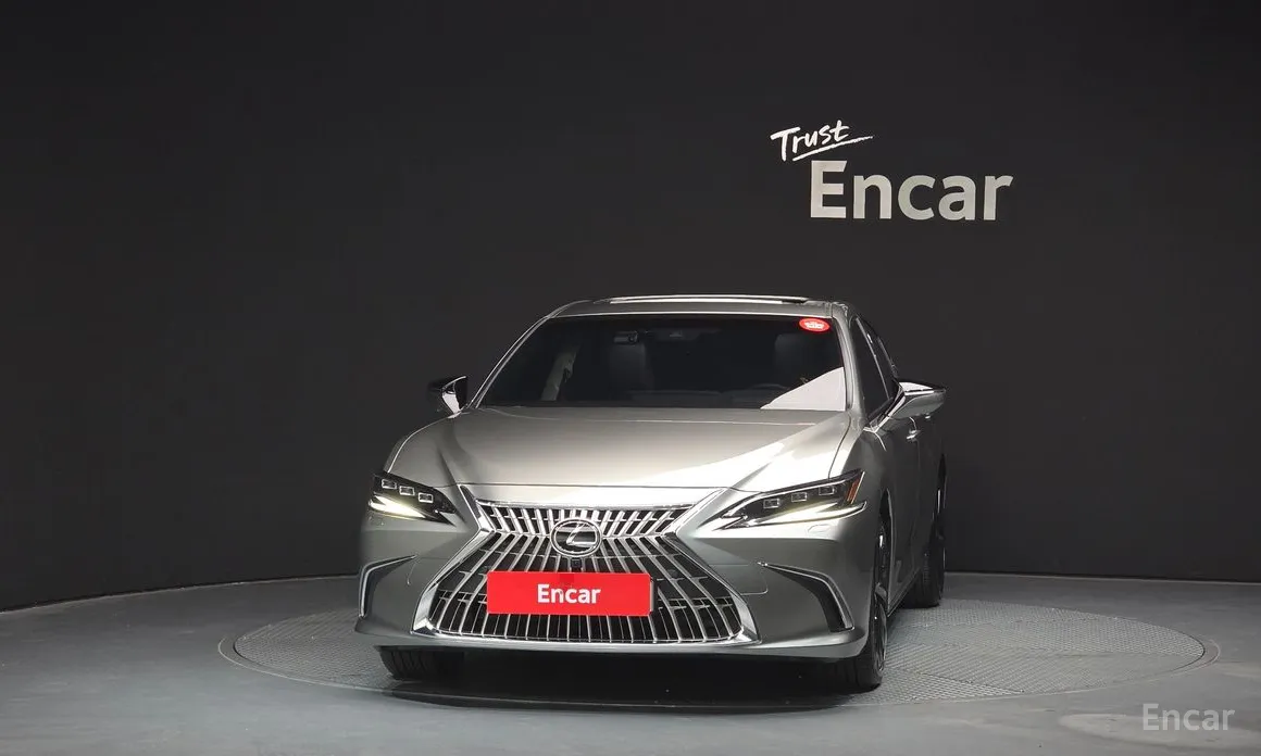 Фото 3 - Lexus ES