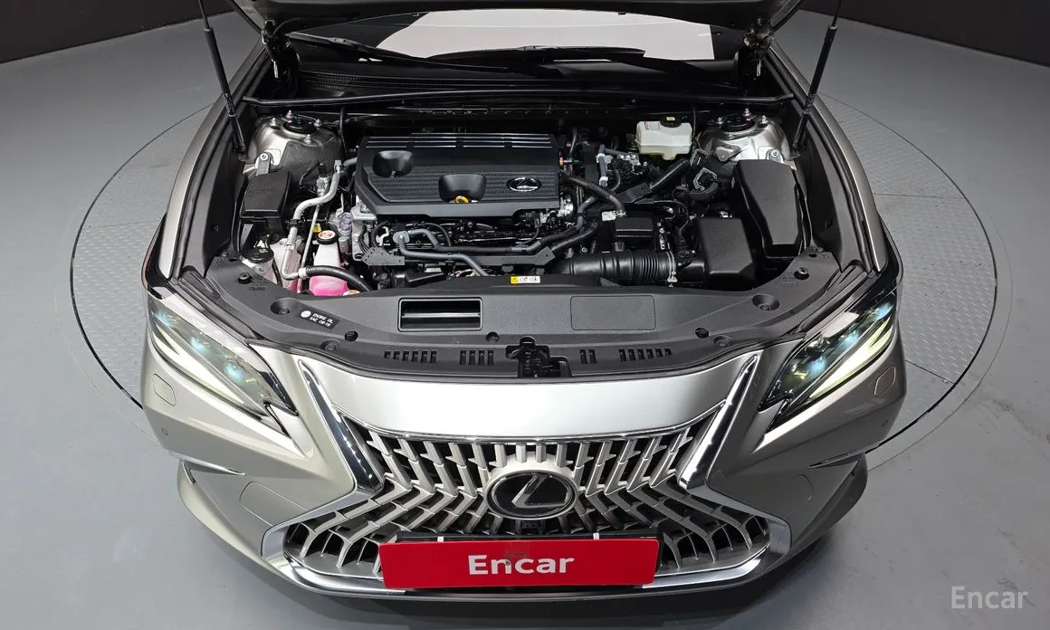 Фото 6 - Lexus ES