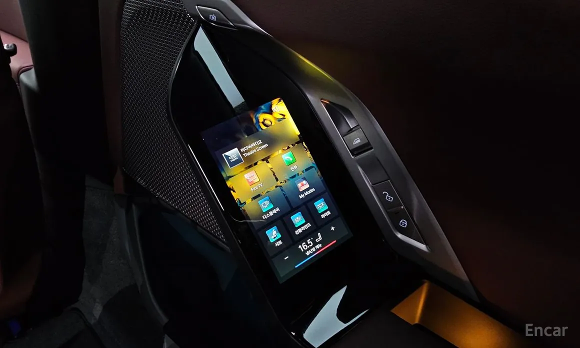 Фото 18 - BMW 7 Series