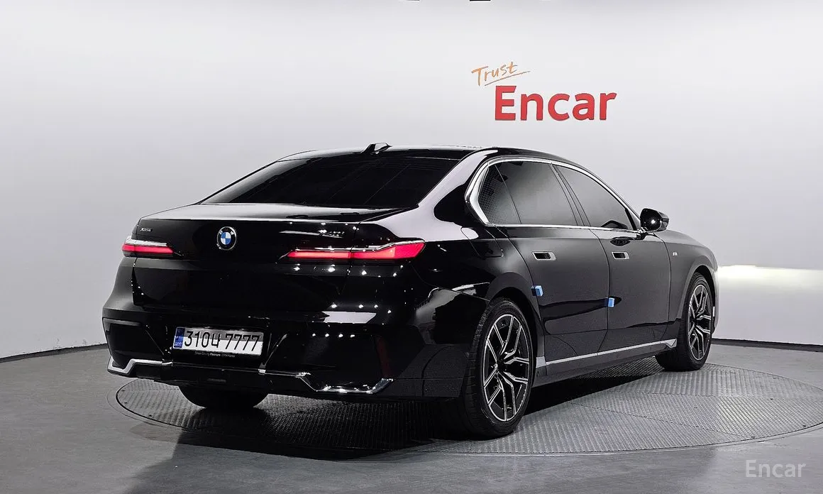 Фото 2 - BMW 7 Series