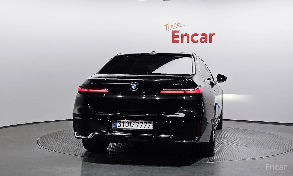 Фото 4 - BMW 7 Series