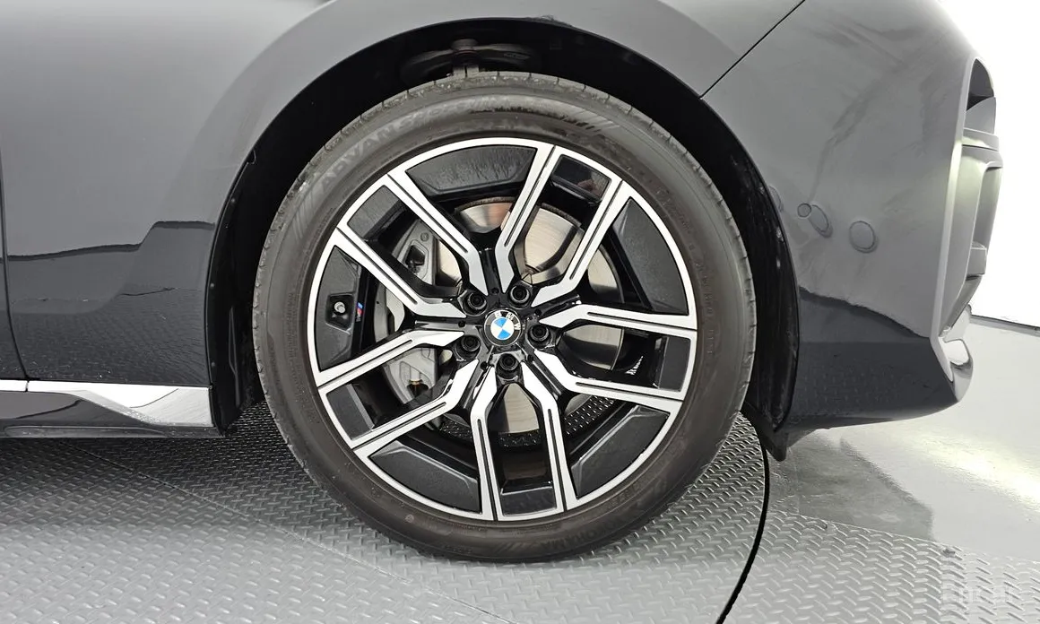 Фото 5 - BMW 7 Series