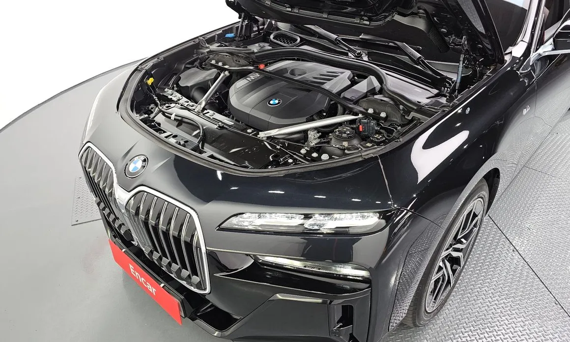 Фото 6 - BMW 7 Series