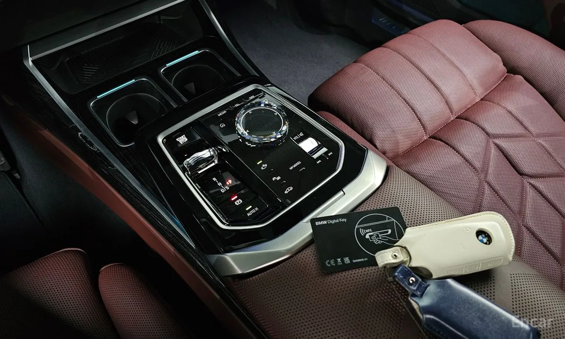 Фото 9 - BMW 7 Series