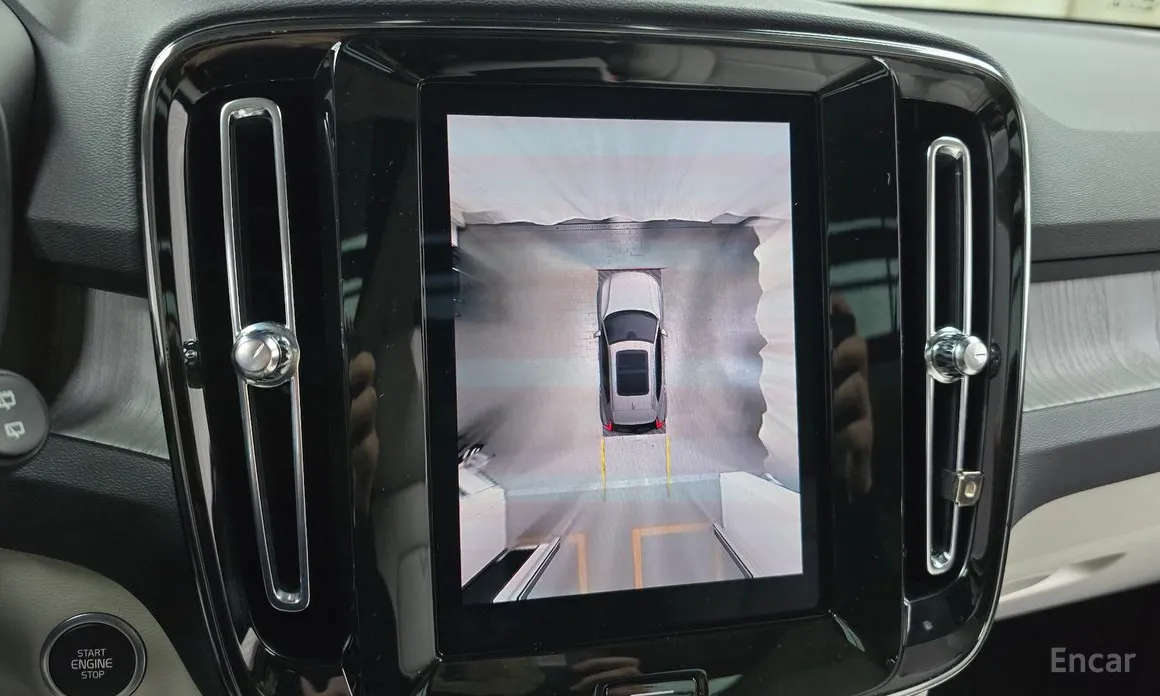 Фото 15 - Volvo XC40