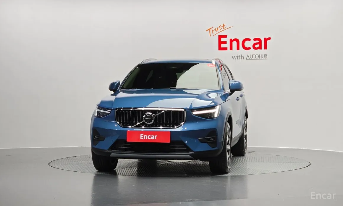 Фото 3 - Volvo XC40