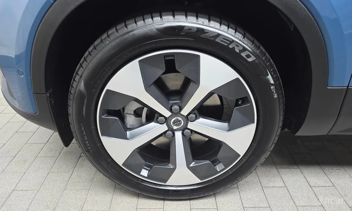 Фото 5 - Volvo XC40