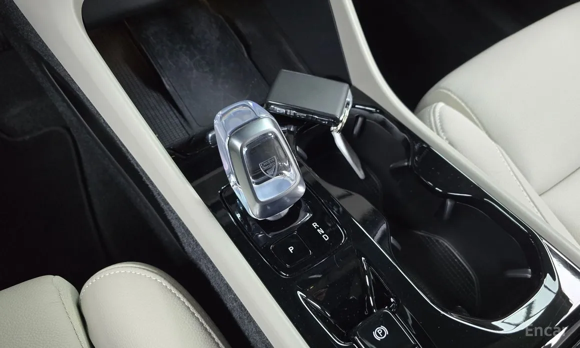 Фото 9 - Volvo XC40