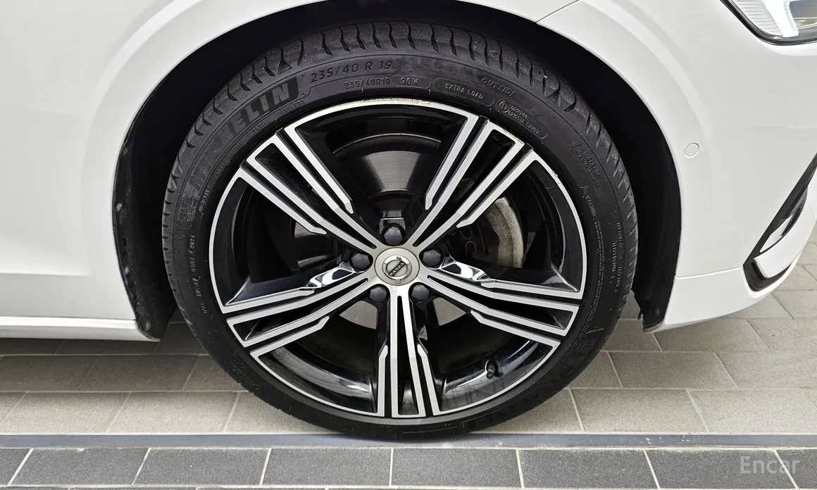 Фото 5 - Volvo S60