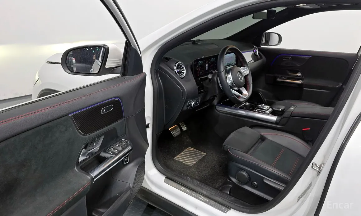 Фото 10 - Mercedes-Benz GLA-Class