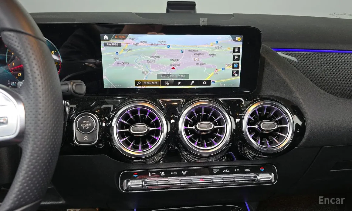 Фото 16 - Mercedes-Benz GLA-Class