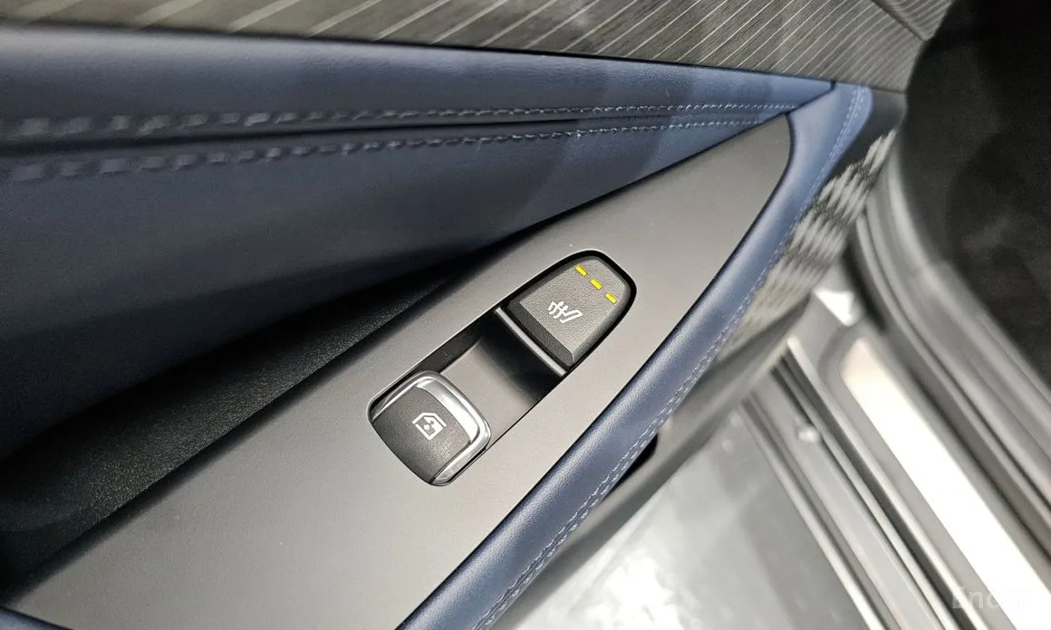 Фото 18 - Kia K8