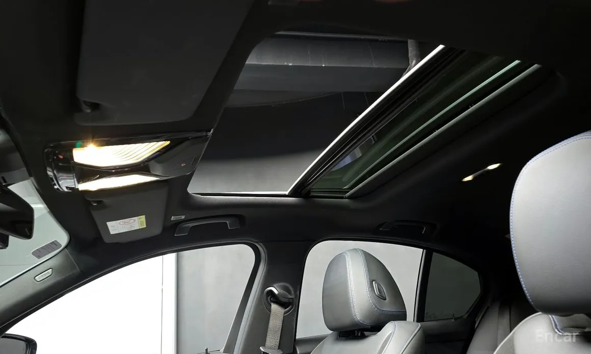 Photo 19 - BMW 3 Series