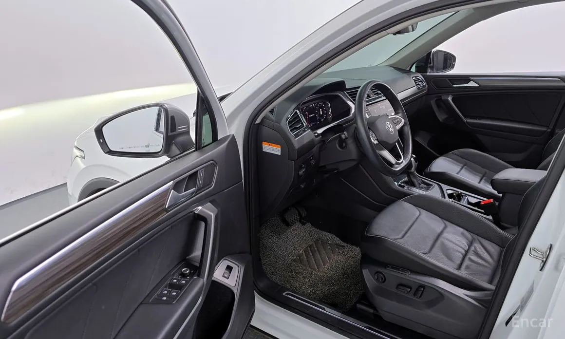 Фото 10 - Volkswagen Tiguan