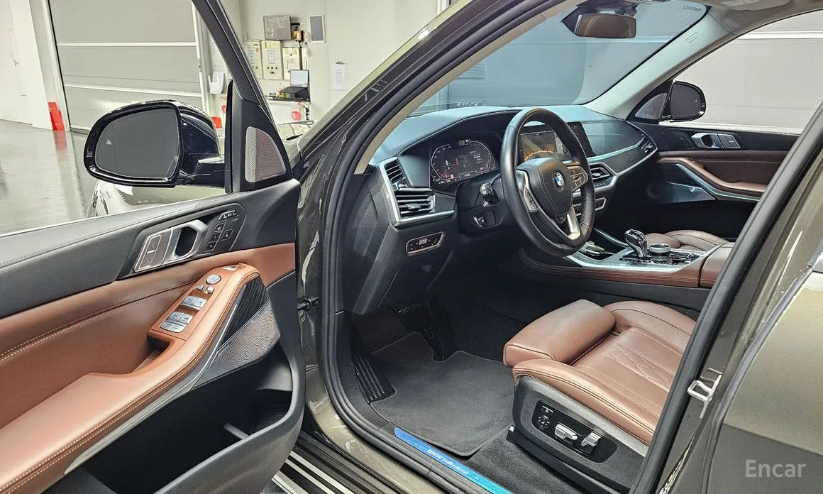 Фото 10 - BMW X7