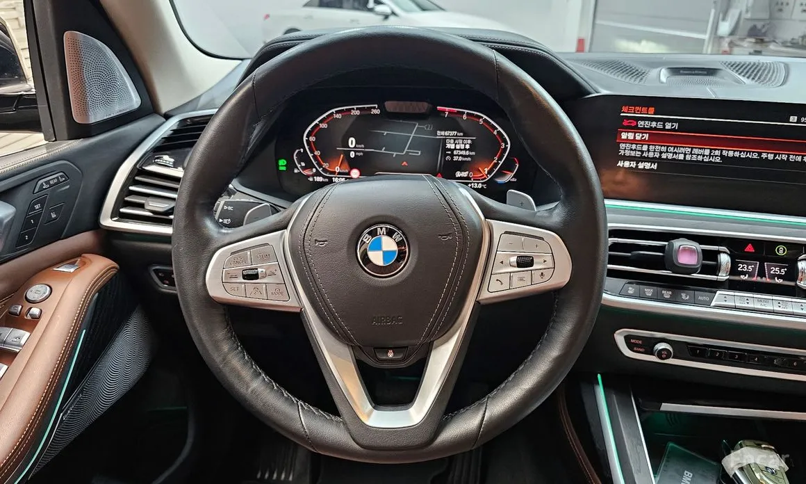 Фото 13 - BMW X7