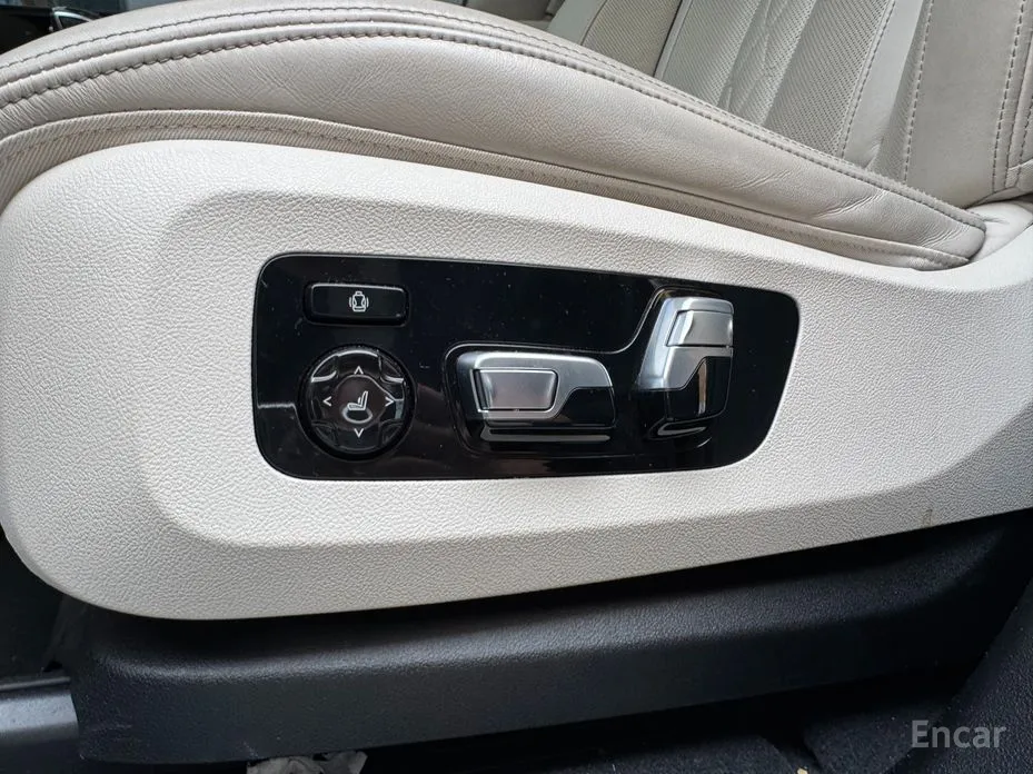 Фото 12 - BMW X7