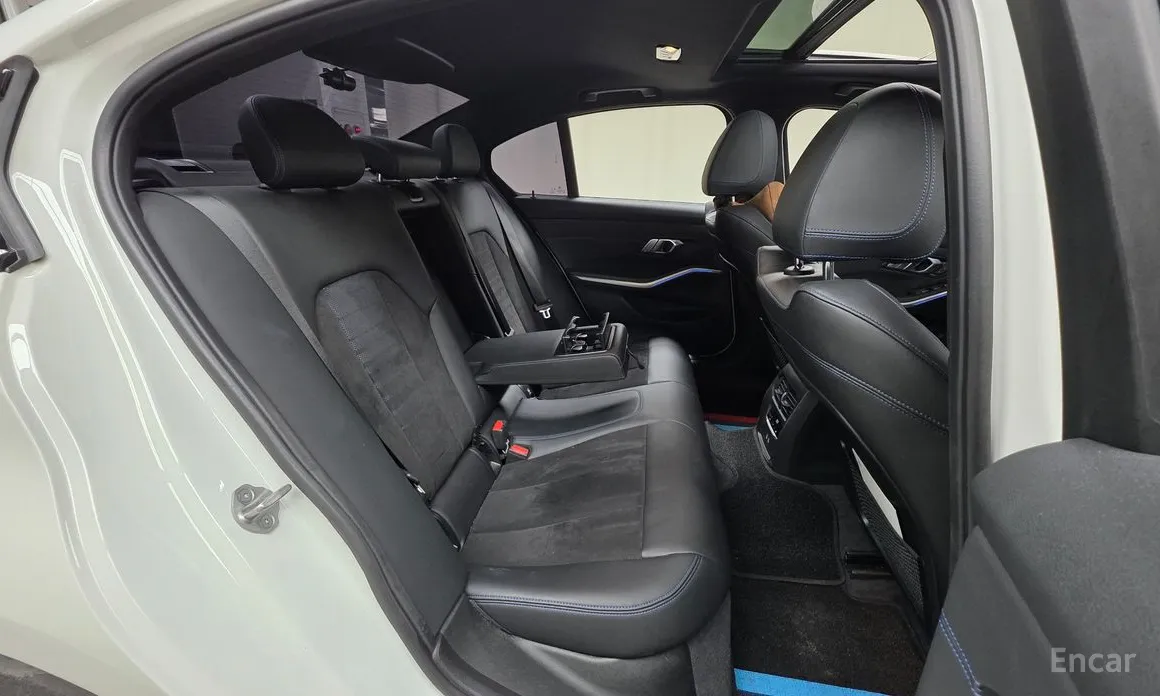 Фото 19 - BMW 3 Series