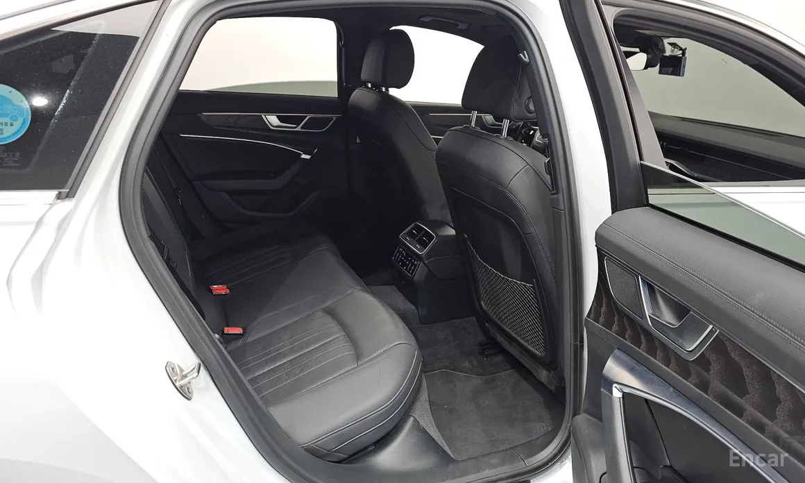 Фото 12 - Audi A6