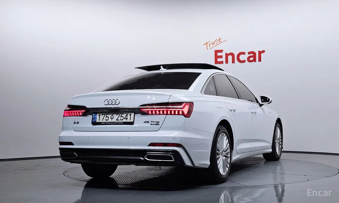 Фото 2 - Audi A6