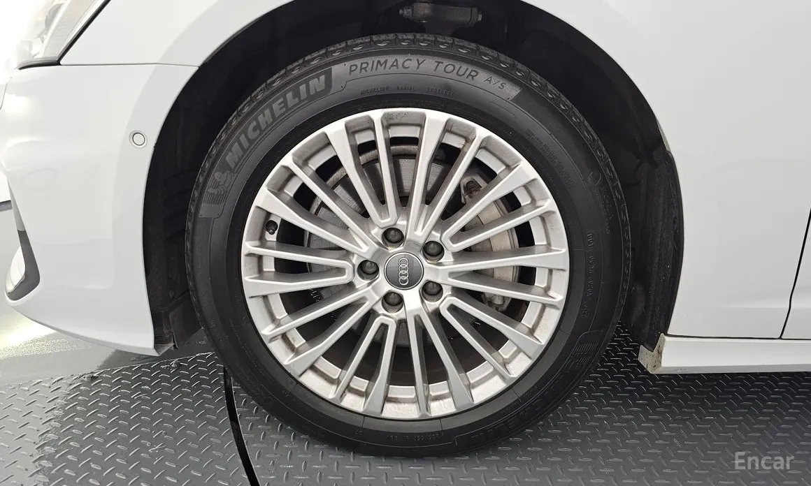 Фото 5 - Audi A6