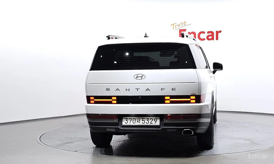 Фото 4 - Hyundai Santa Fe