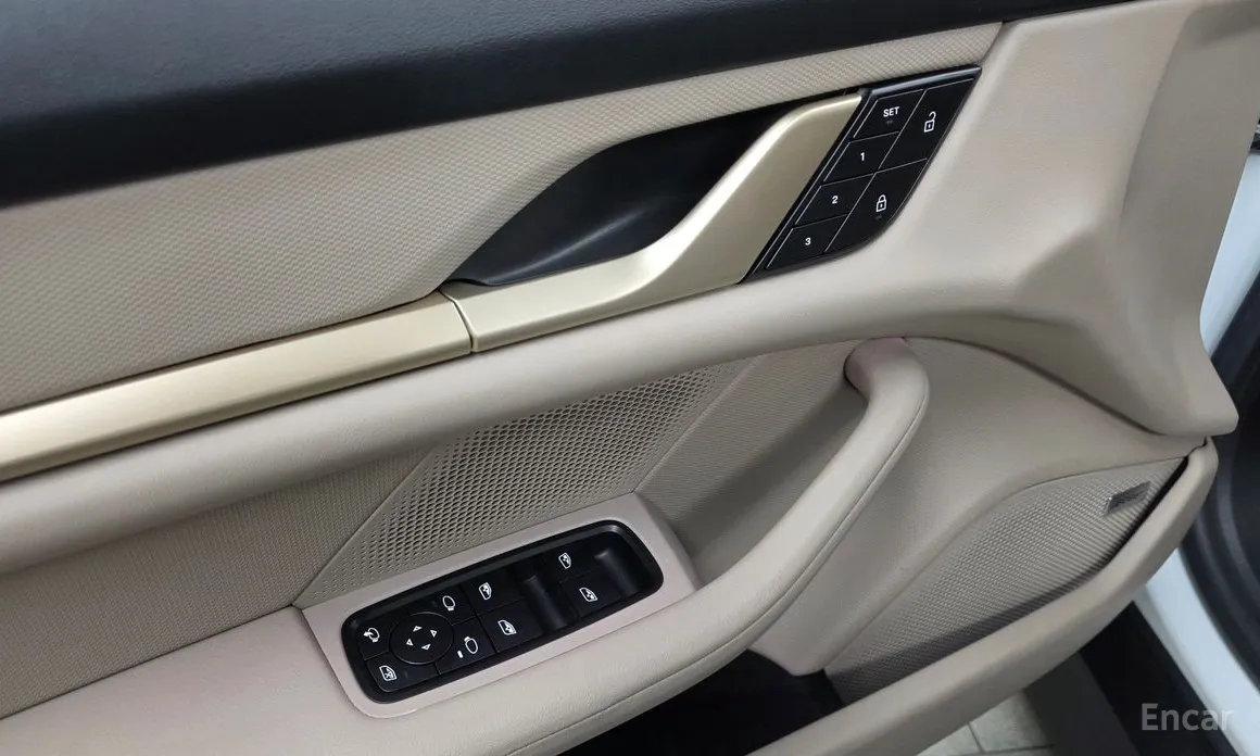 Фото 12 - Porsche Taycan