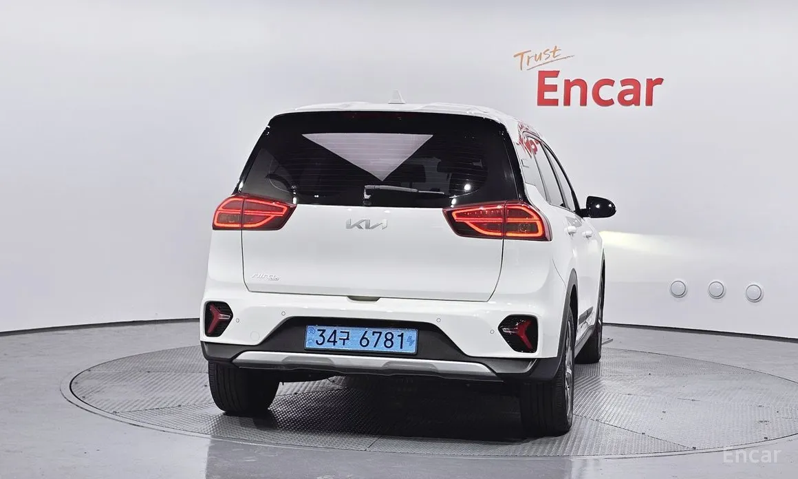 Фото 4 - Kia Niro