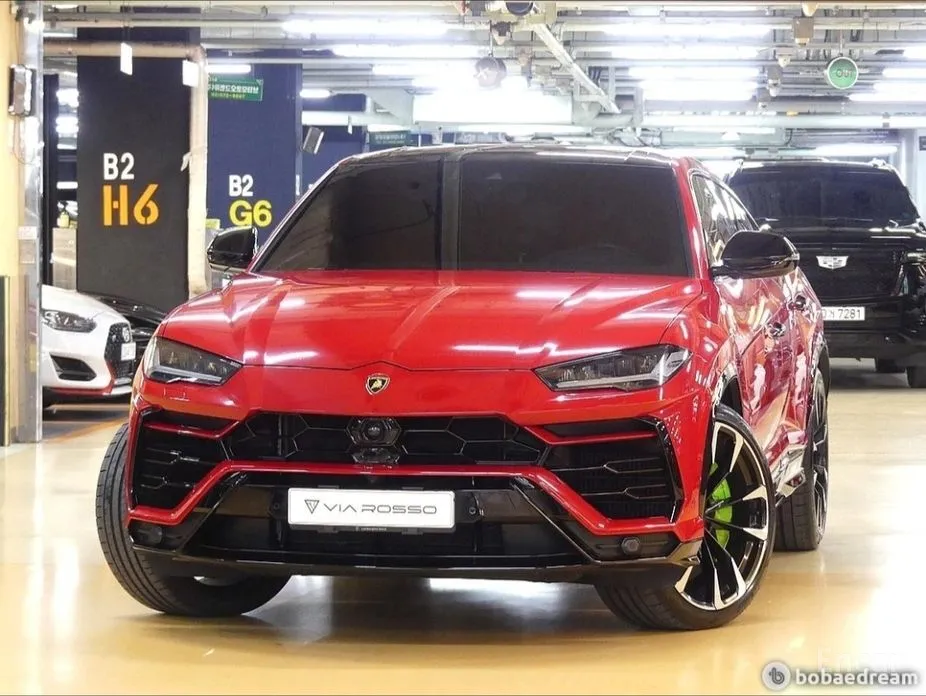 Фото 1 - Lamborghini Urus