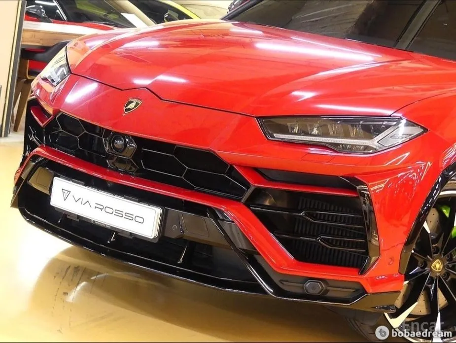 Фото 10 - Lamborghini Urus