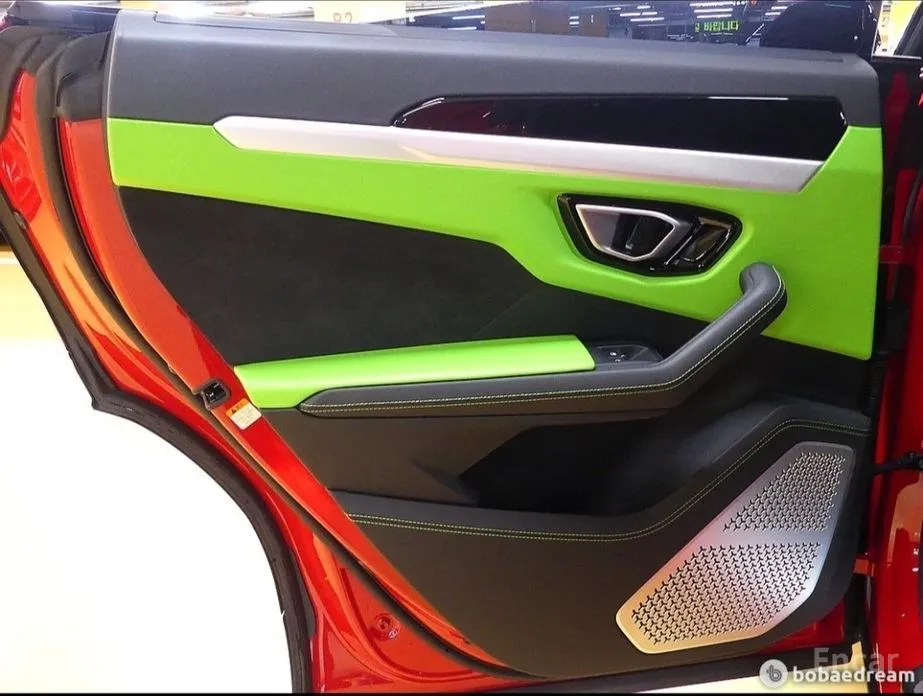 Фото 13 - Lamborghini Urus