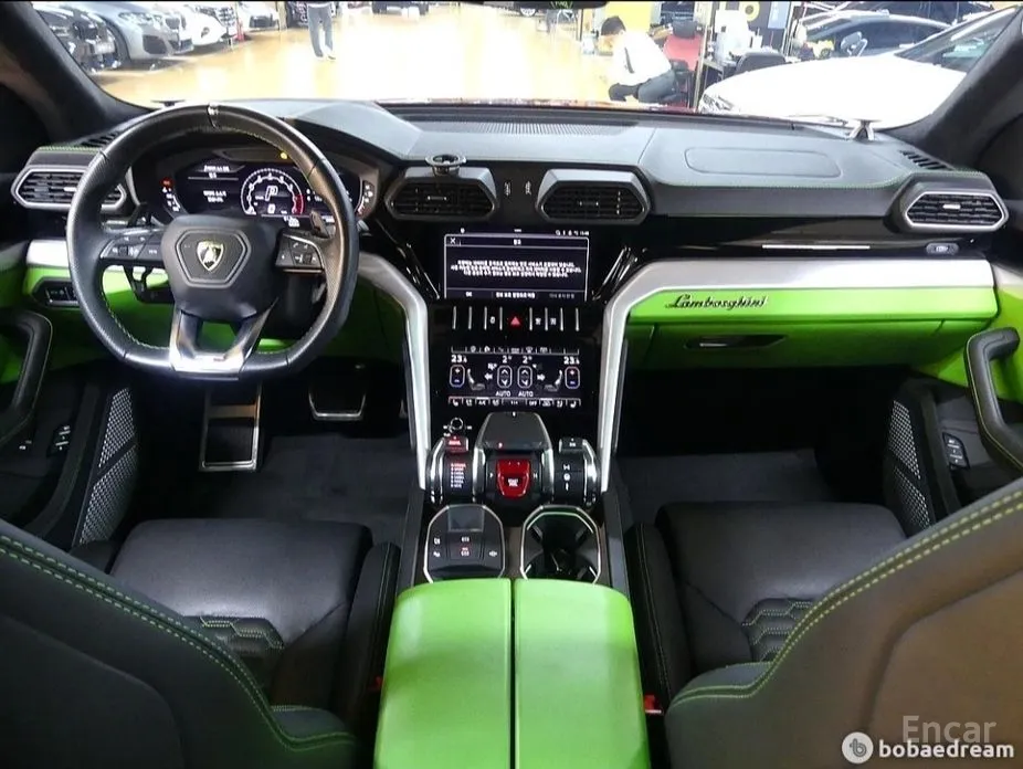 Фото 4 - Lamborghini Urus