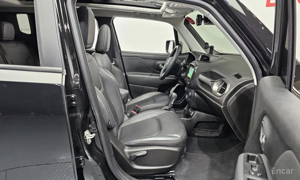 Фото 11 - Jeep Renegade