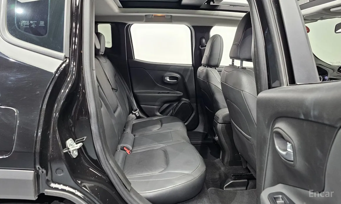 Фото 12 - Jeep Renegade