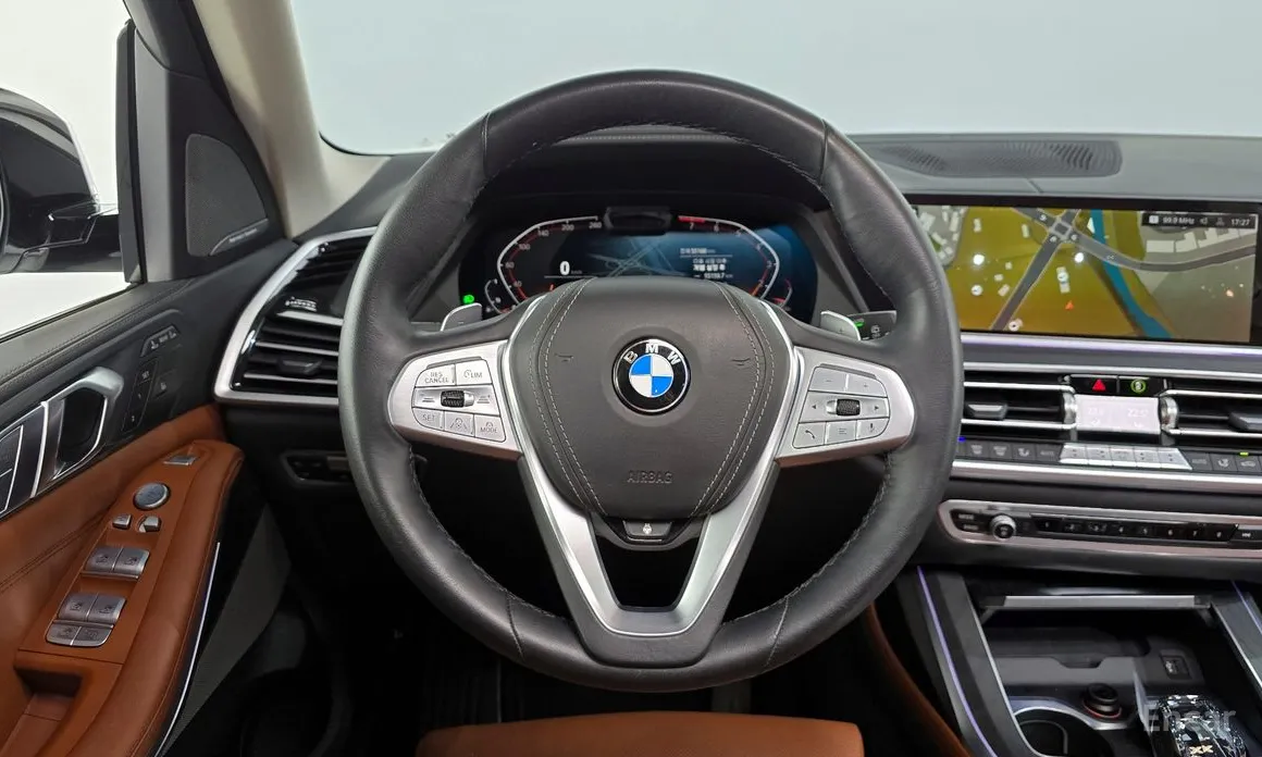 Фото 13 - BMW X7