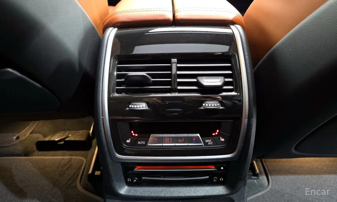 Фото 19 - BMW X7